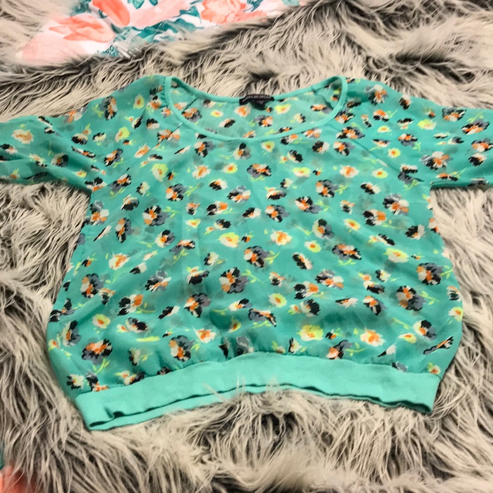 Short sleeve shear blouse